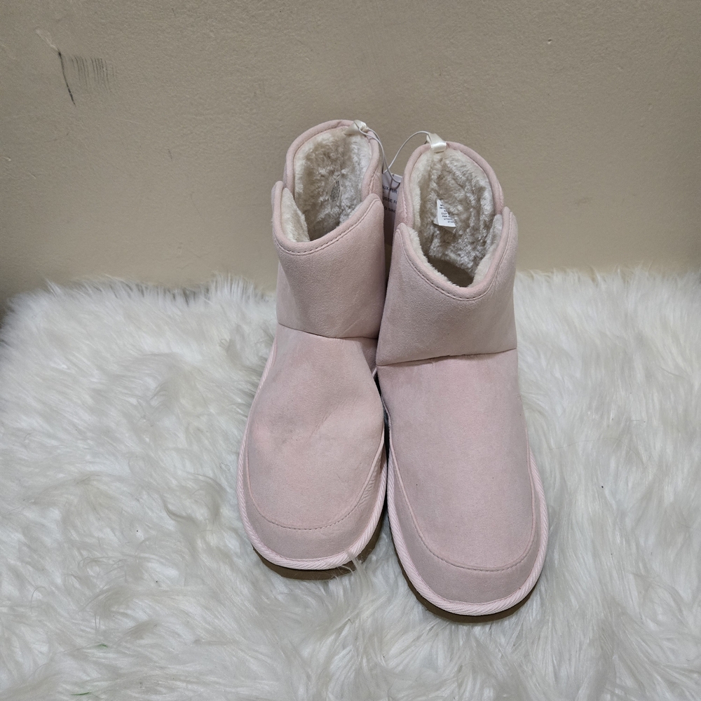 Old Navy Light Pink Winter Boots light weight Size 8